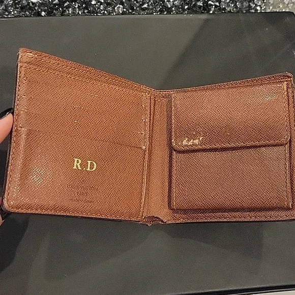 LOUIS VUITTON Monogram Wallet - Picture 6 of 11